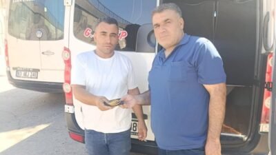 Suruç'ta dolmuş şoförü 800: Şanlıurfa'nın Suruç ilçesinde dolmuş şoförü Celal