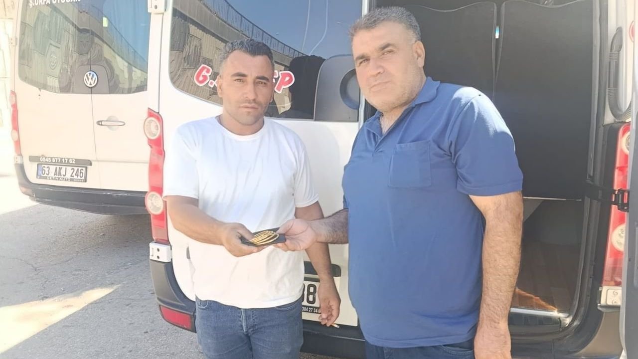 Suruç'ta dolmuş şoförü 800: Şanlıurfa'nın Suruç ilçesinde dolmuş şoförü Celal
