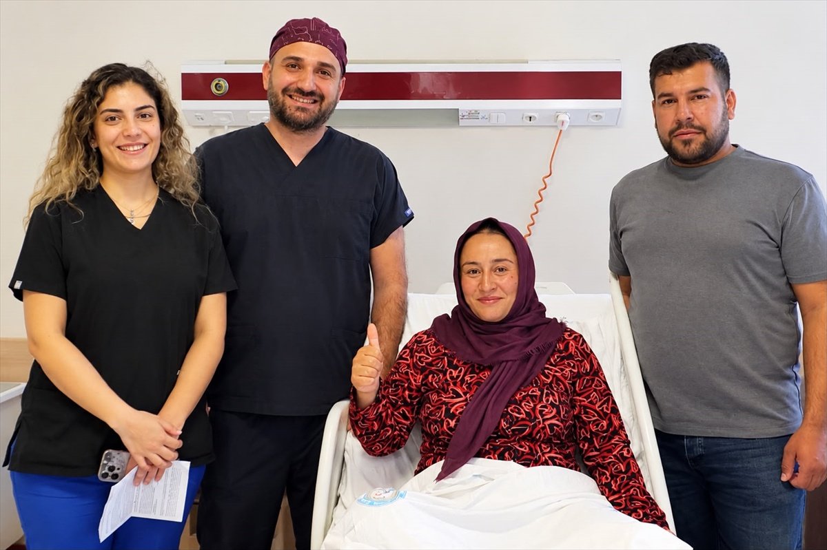 Şanlıurfalı hasta 12 yıllık ağrısından robotik cerrahiyle kurtuldu.